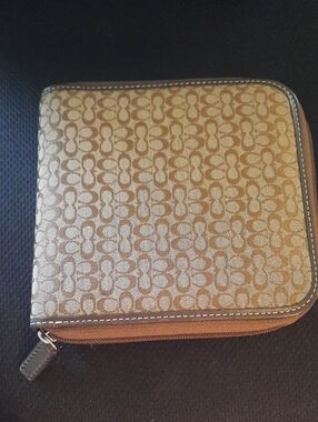 Coach Signature Zip Around CD CASE in Tan and Brown